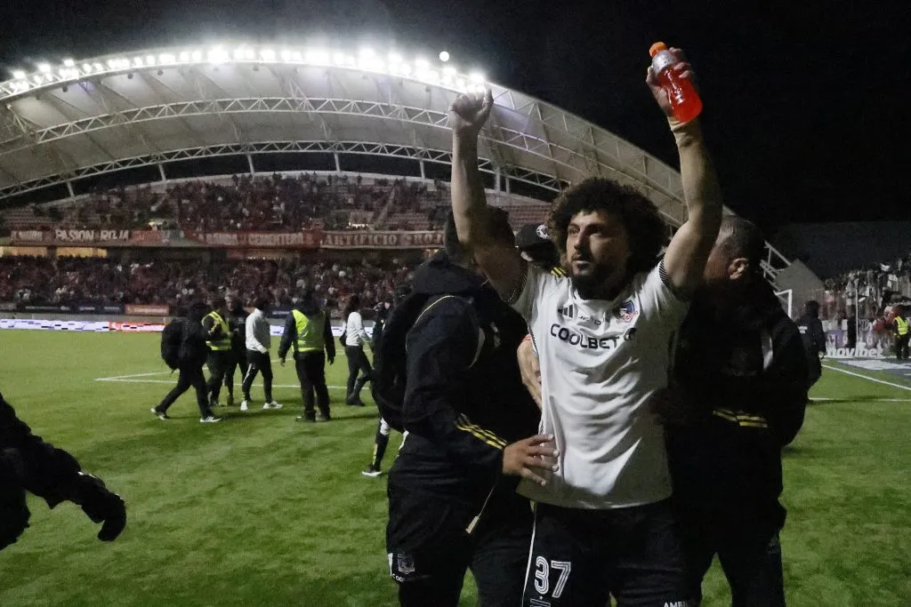 Maxi Falcón celebrando en Colo Colo. Foto: Andres Pina/Photosport