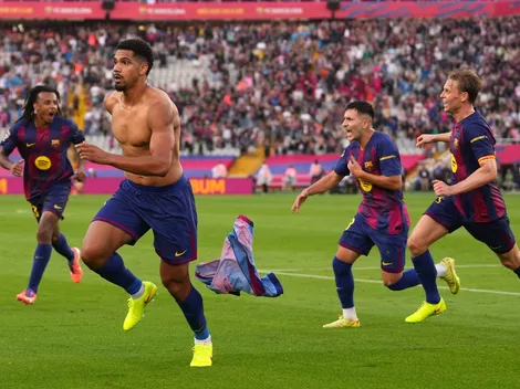 Es defensa, entró de 9 y dejó peleando al Barcelona en la cima