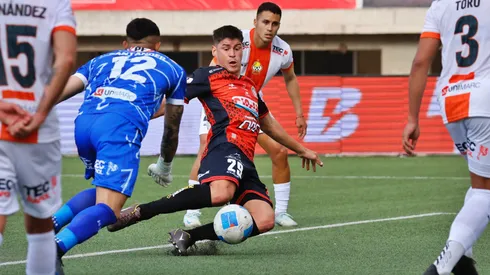 Limache vence a Cobresal y respira en pelea por la permanencia.