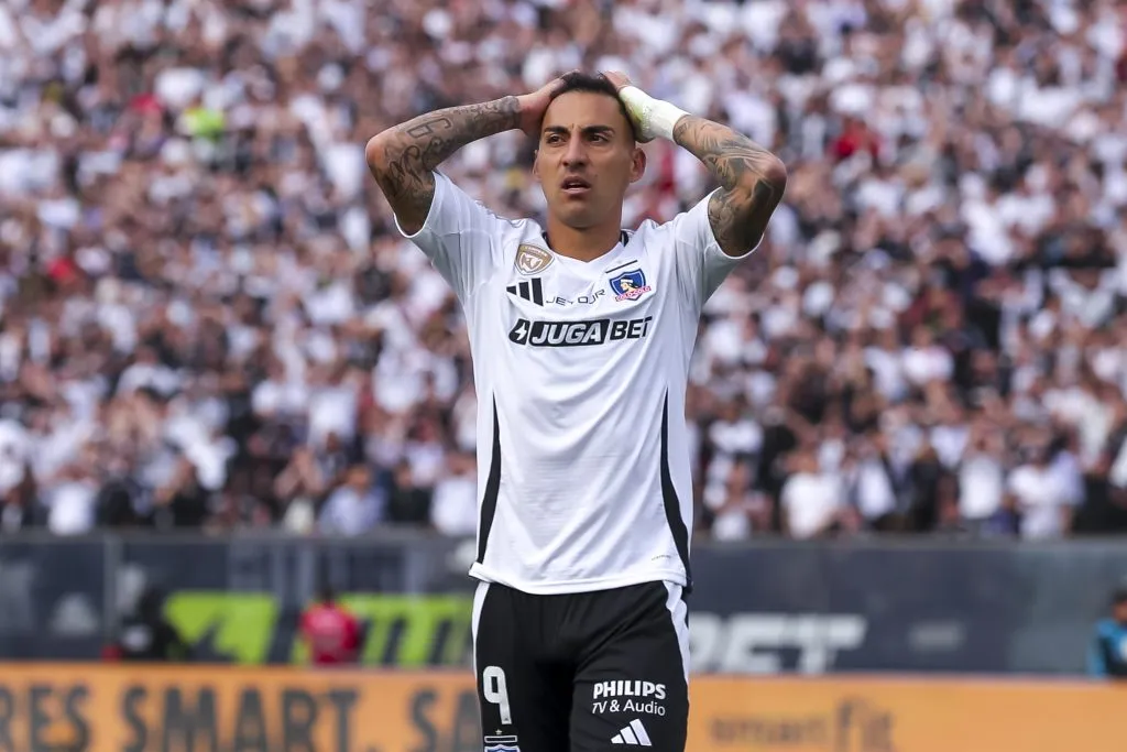 Javier Correa fue baja en Colo Colo ante Coquimbo Unido. Foto: Pepe Alvujar/Photosport