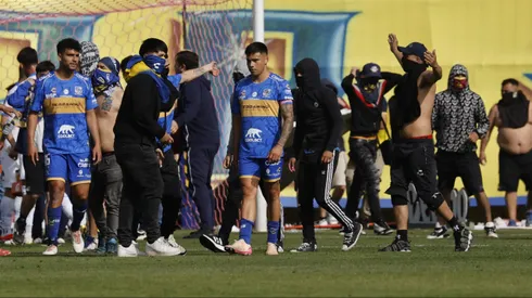 Vergonzosa imagen del partido entre Everton y U. Católica