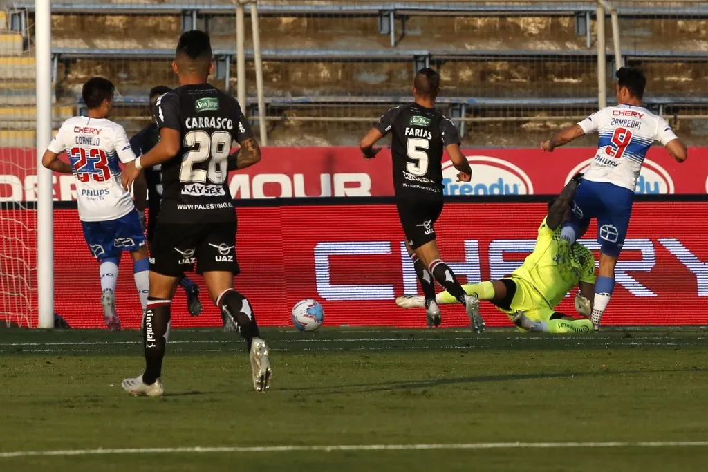 El choque de Zampedri con Lanzillota  Jonnathan Oyarzun/Photosport