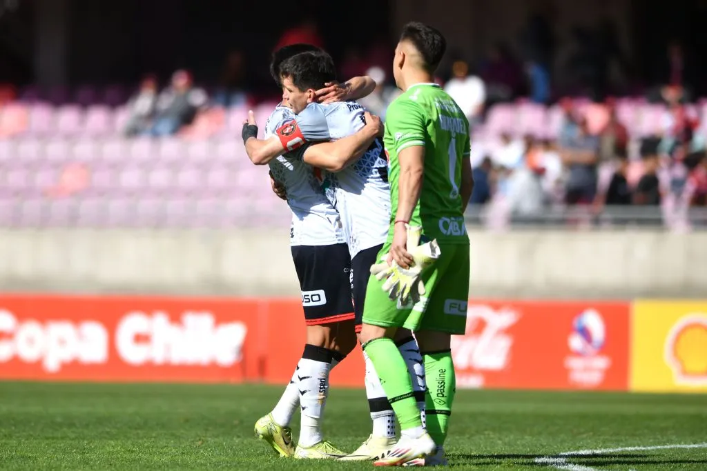 Deportes Limache aplastó a La Serena por 6-1 en La Portada y selló un 8-1 en la serie. (Alejandro Pizarro Ubilla/Photosport).