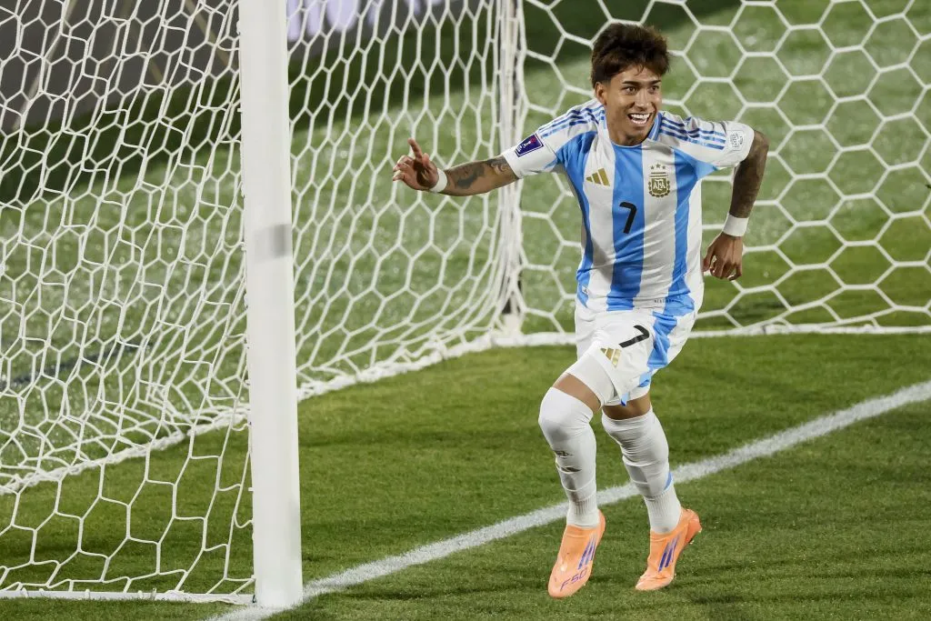 Maher Carrizo celebra uno de los goles de Argentina a México en la semifinal. (Andres Pina/Photosport).