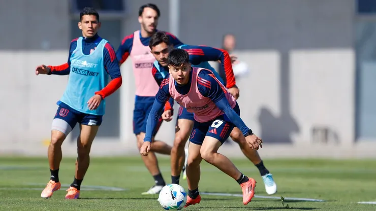 La U en su entrenamiento previo al duelo contra Lanús.