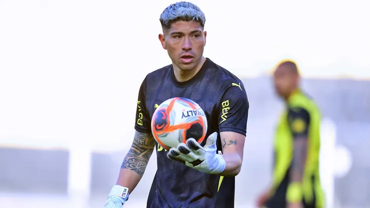 Brayan Cortés debe volver a Colo Colo, a menos que Peñarol compre su pase
