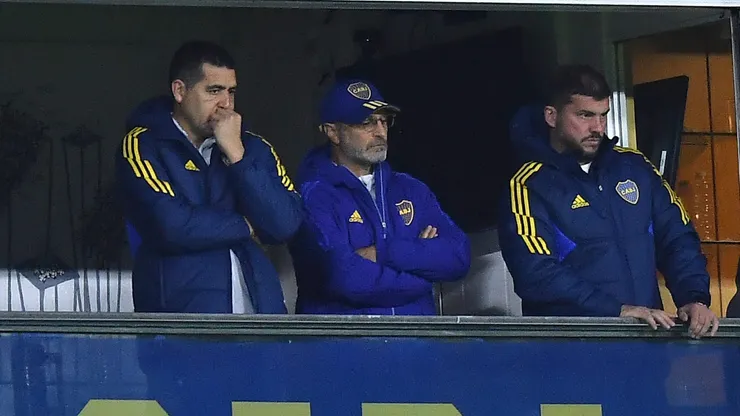 Riquelme tiene en mente el regreso de Jorge Almirón a Boca.