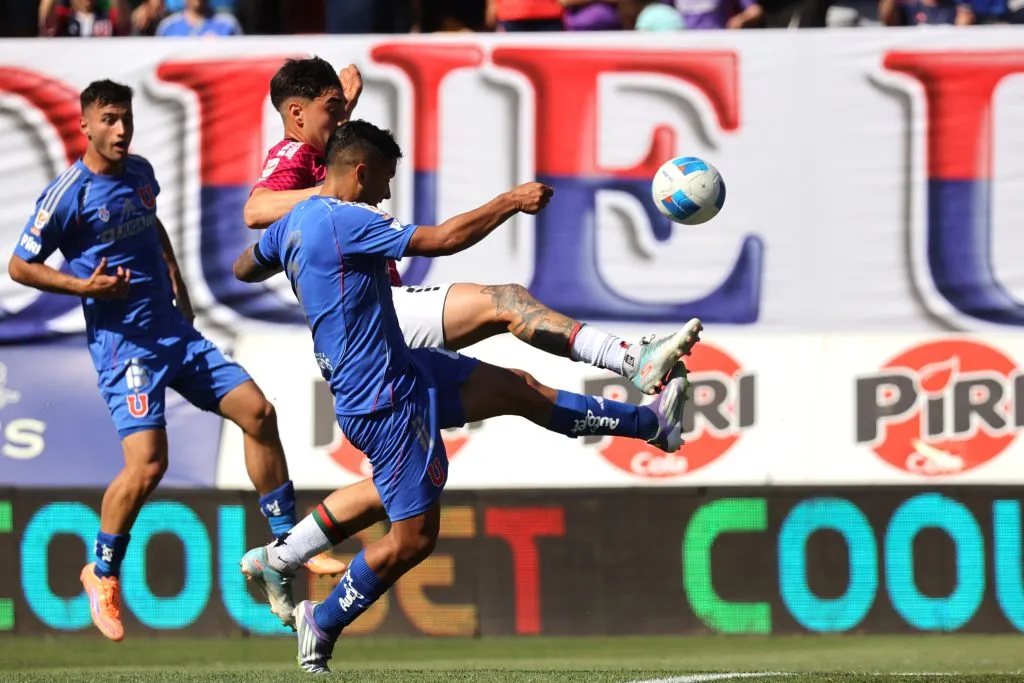 Nicolas Guerra fue titular en la U contra Palestino. Foto: Dragomir Yankovic/Photosport