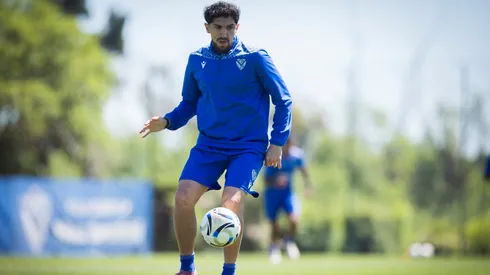 ¿Se cae la llegada del volante chileno a Colo Colo?