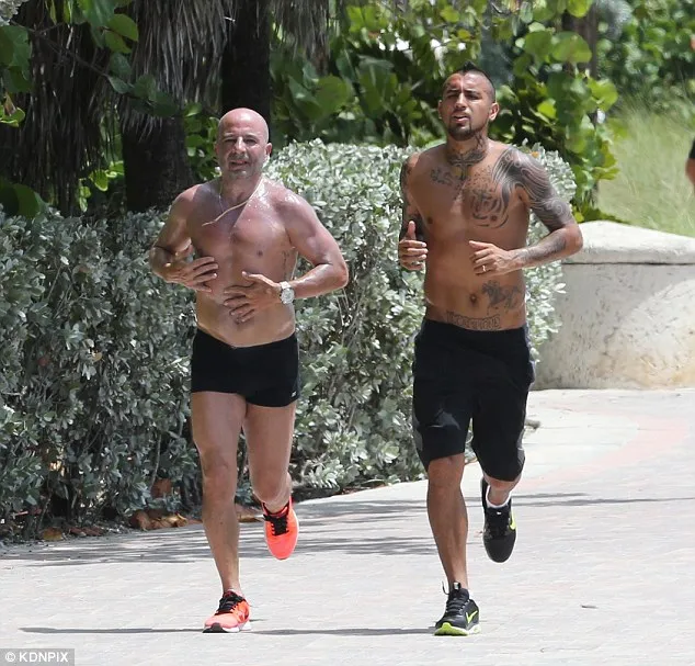 La foto de Sampaoli y Vidal | Daily Mail