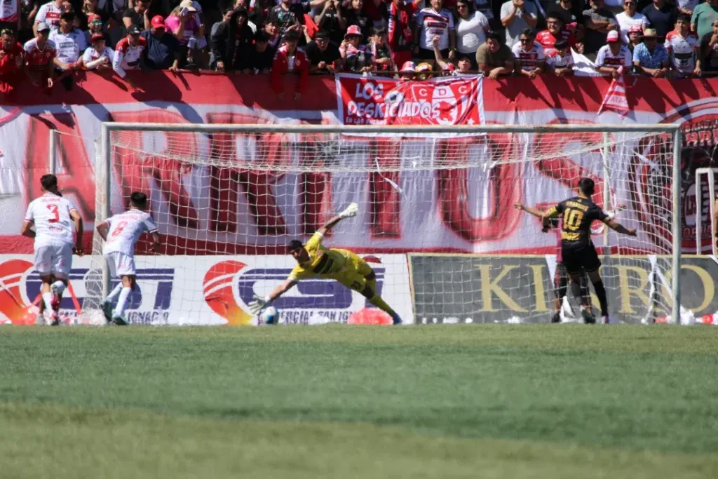 Julio Fierro puede volver a Colo Colo luego de un año siendo figura en Deportes Copiapó. | Foto: Archivo.