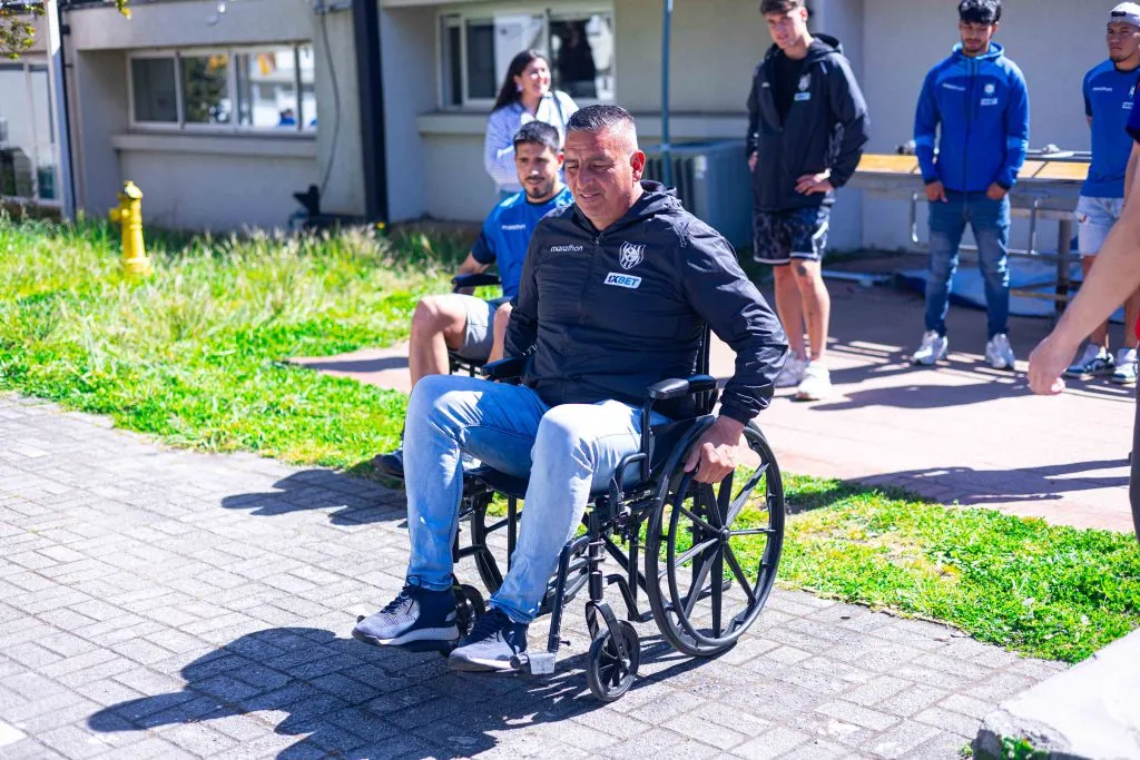 Jaime García en la visita de Huachipato al Centro Teletón de Concepción. (Foto: Huachipato).