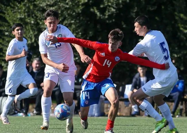 Antonio Riquelme en acción por Chile en L’Alcudia. (Foto: La Roja).