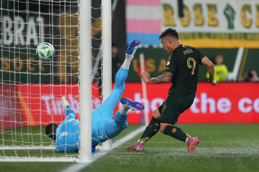 Felipe Mora termina contrato con Portland Timbers, pero pueden renovarlo por una temporada más, lo que hace tiritar a la U.  (Photo by Soobum Im/Getty Images)