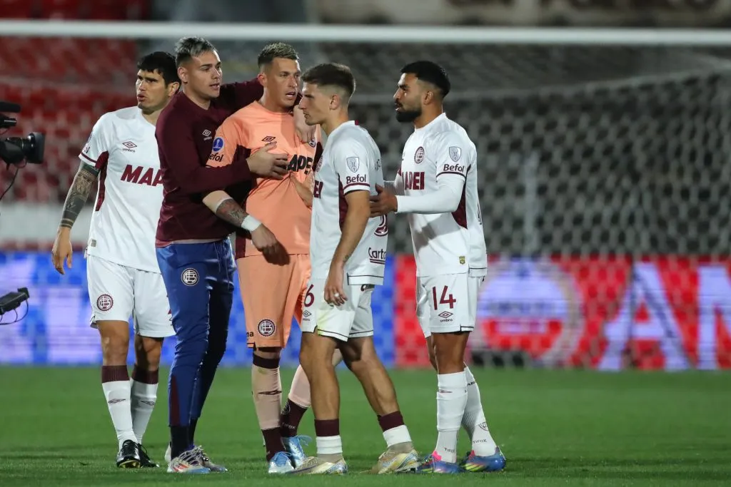 En Lanús quedaron molestos tras el empate. Foto: Jonnathan Oyarzun/Photosport