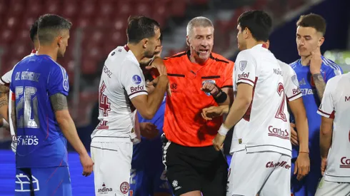 Polémica por el juez del partido de la U en Copa Sudamericana.