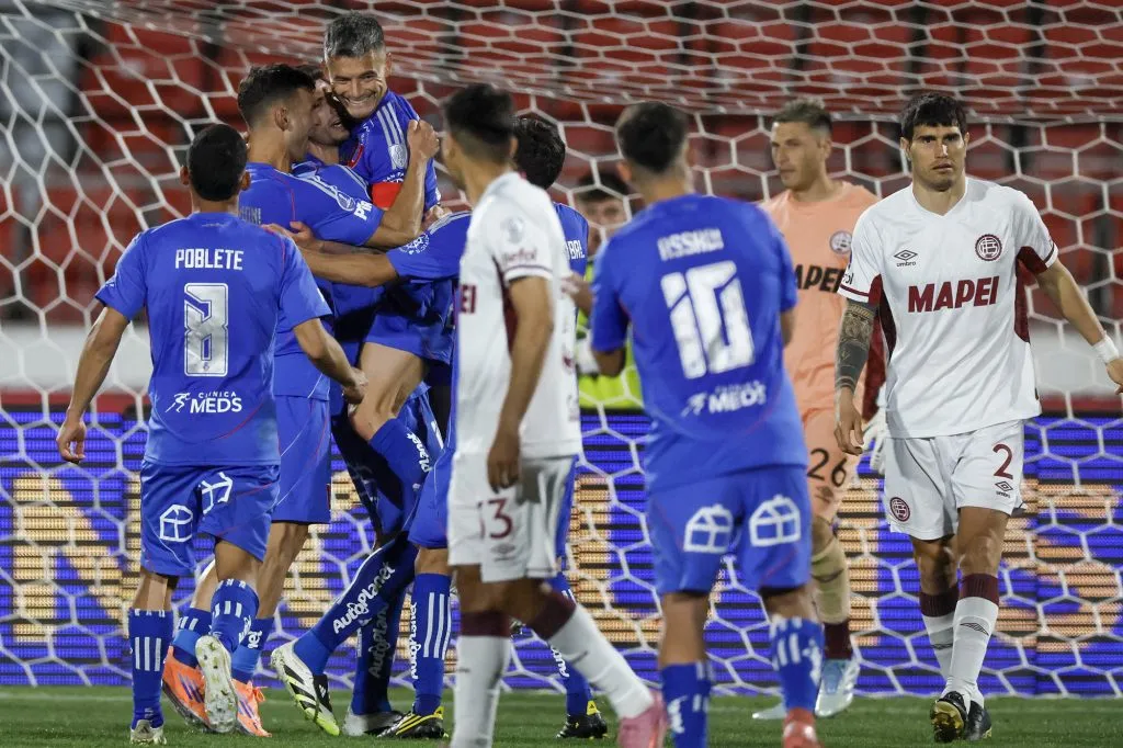 Penal en el epílogo de Charles Aránguiz y empate de la U: el Chuncho sigue vivo en semifinales de la Sudamericana y Lanús reclama.