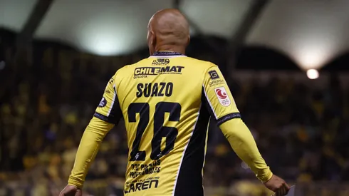 Homenaje y emociones: se retiró Chupete Suazo en San Luis.