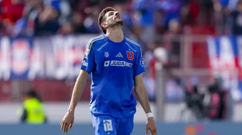 El jugador argentino busca quedarse en la U de Chile.