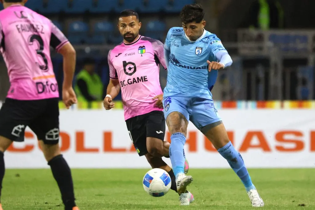 Bryan Soto podría volver a Colo Colo tras vivir dos descensos seguidos: en el 2024 con Deportes Copiapó y en el 2025 con Iquique. | Foto: Photosport.