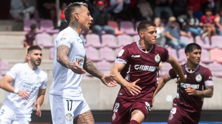 Eduardo Vargas jugó un partido para el olvido en Audax.