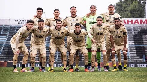 Cortés se come golazo en Peñarol.