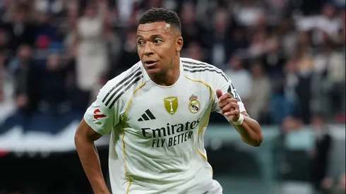 Kylian Mbappé anotó el primer gol del triunfo ante Barcelona.