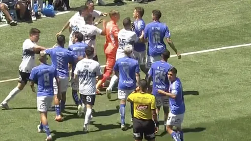 Lo más caldeado del final en el Clásico Universitario lo ofrecieron Tomás Asta-Buruaga y Franco Calderón.