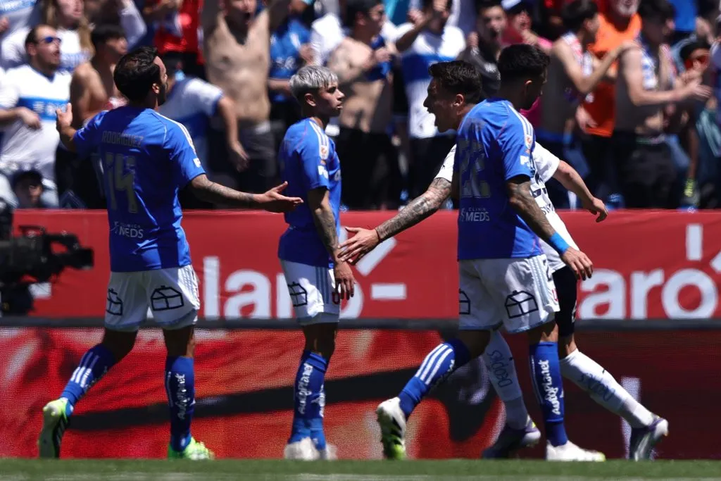 Para Johnny Herrera, la U fue perjudicada al jugar el Clásico Universitario. Foto: Photosport.
