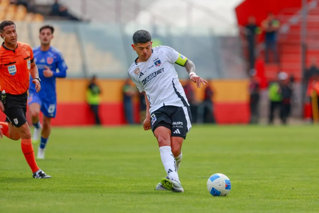 Esteban Pavez no es considerado por Fernando Ortiz en Colo Colo. Foto: Javier Vergara/Photosport