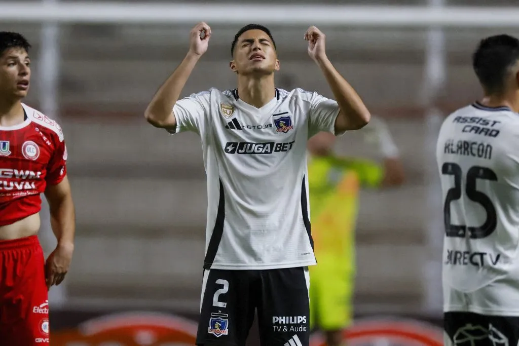 Jonathan Villagra sale de la titularidad en Colo Colo y los hinchas se preocupan. Foto: Photosport.