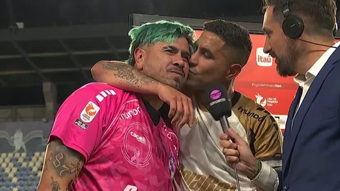 Diego Sánchez recibió muchas felicitaciones y el que más lo agasajó fue el autor de la falta del penal postrero.