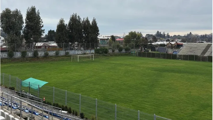 Se trata del estadio Monumental Arístides Bahamondes de Chillán Viejo.