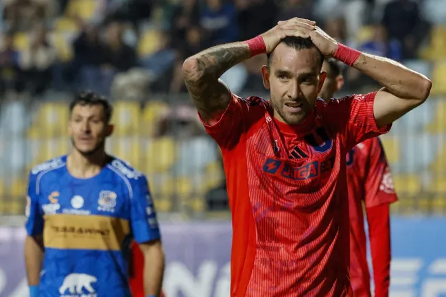 La U tendrá que modificar su agenda contra Everton. Foto: Andrés Pina/Photosport