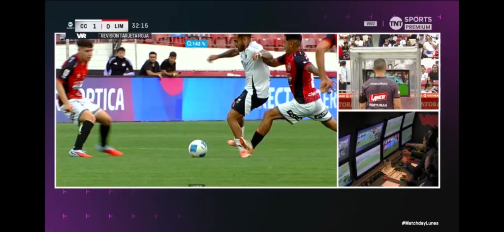 El planchazo de Andía y que provocó la roja tras revisión del VAR