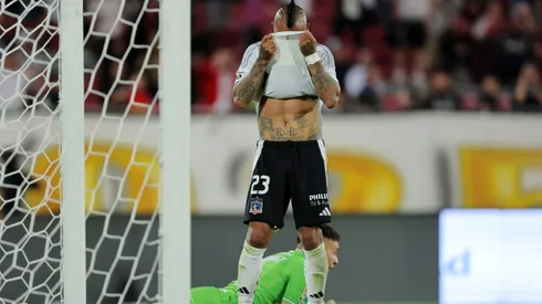 Vidal se tapa la cara por la campaña de Colo Colo.