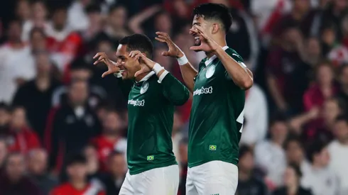 Vitor Roque y José López, la temible dupla delantera de Palmeiras que busca la Copa Libertadores 2025.