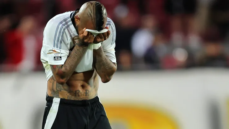 Arturo Vidal se lamenta por el empate de Colo colo ante Limache.