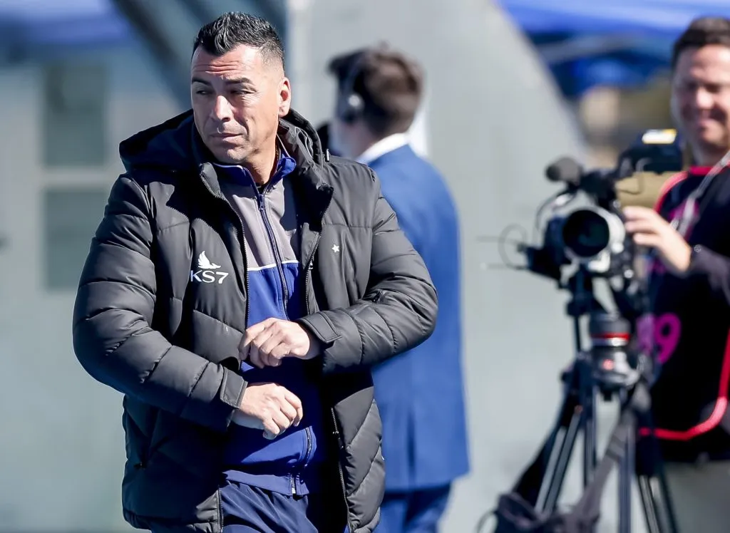 Denunciaron a Santiago Morning por la presencia de Esteban Paredes, gerente deportivo, en la banca junto al cuerpo técnico | Photosport