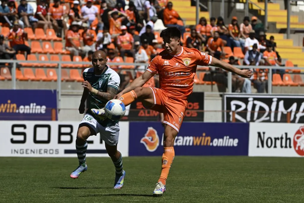 Cobreloa necesita golear a Curicó para soñar con el título
