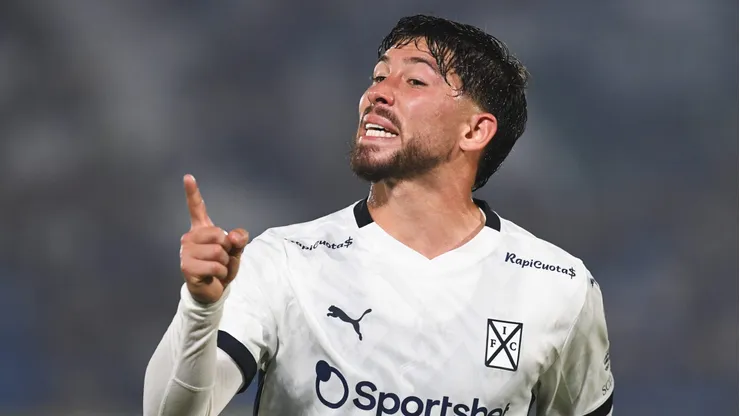 Aseguran que el jugador chileno dejará el equipo pronto.