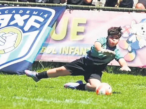 U de Chile: Hijo de Johnny Herrera elegido el mejor arquero de torneo escolar