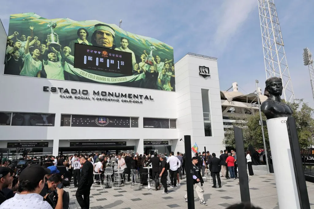 El centenario de Colo Colo no resultó: dardos políticos en ByN desde la oposición al oficialismo.