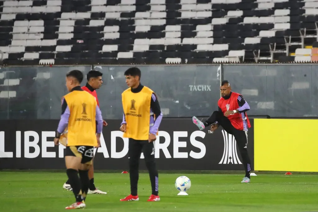 Colo Colo puede mirar la Copa Libertadores por TV en 2026. Foto: Photosport.