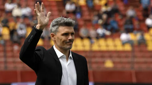 Fernando Ortiz cortó a Esteban Pavez y habló de la ausencia de otro jugador albo.