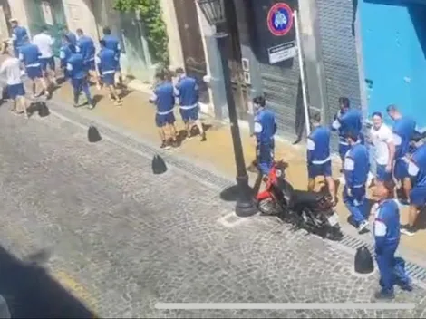 El tenso encuentro de hinchas de la U con el plantel de Lanús