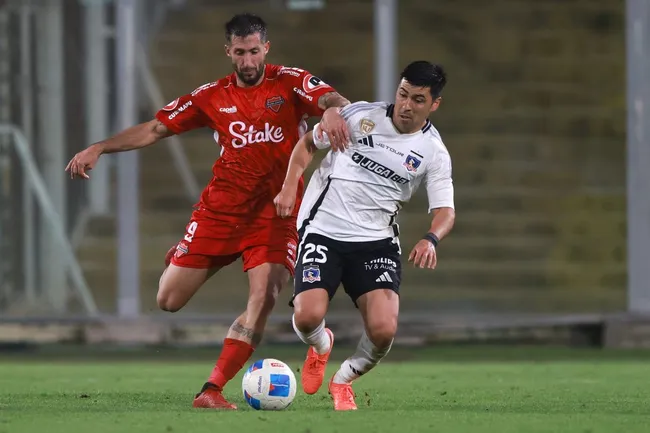 Tomás Alarcón será local esta tarde en Colo Colo ante Ñublense. | Foto: Photosport.