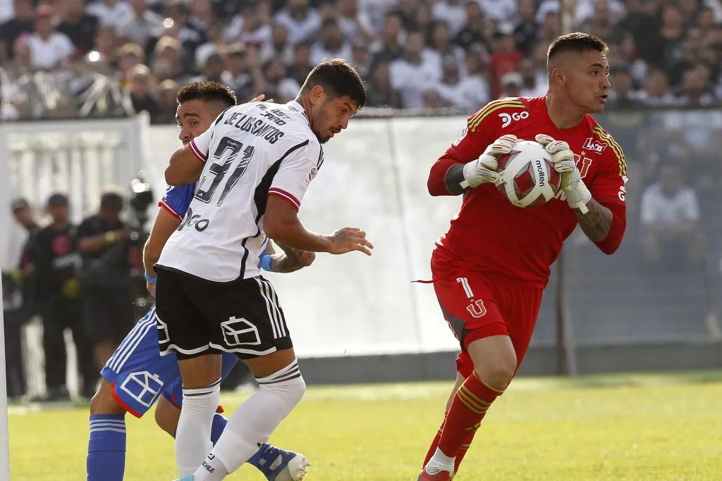 Campos jugando en 2023 ante Colo Colo. Imagen: Photosport