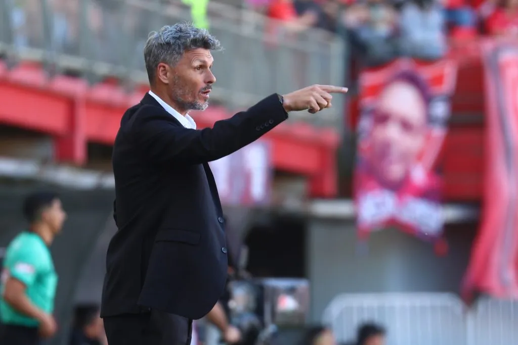 Fernando Ortiz le dio su consejo a Javier Correa | Photosport