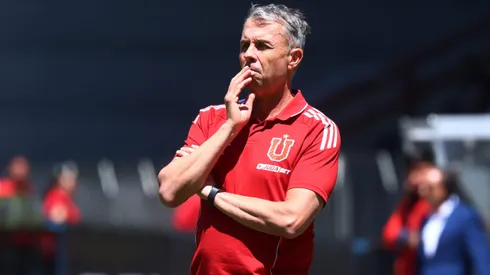 El técnico de la U no obtiene respuestas.